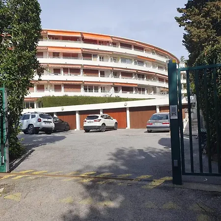 Moderne Avec Vue A * كان