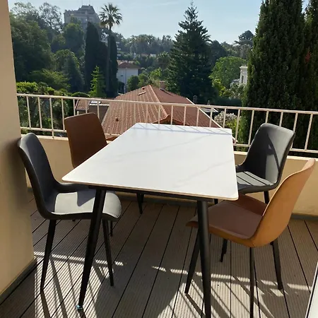 Moderne Avec Vue A *